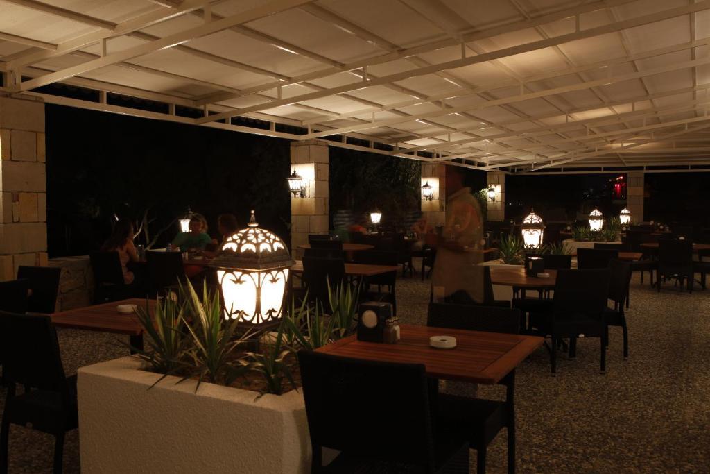 Aytas Hotel Айвалык Экстерьер фото